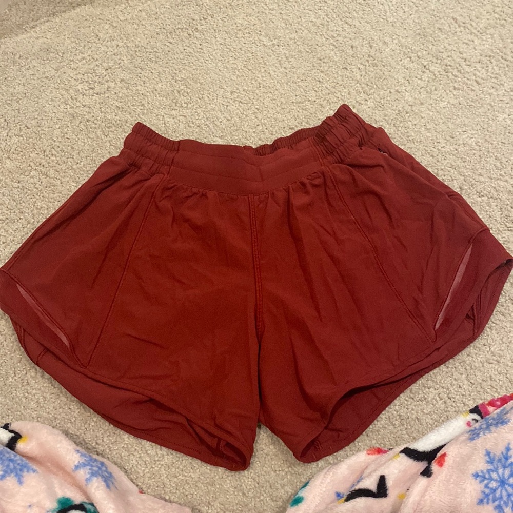 lululemon hotty hot 4 inch shorts